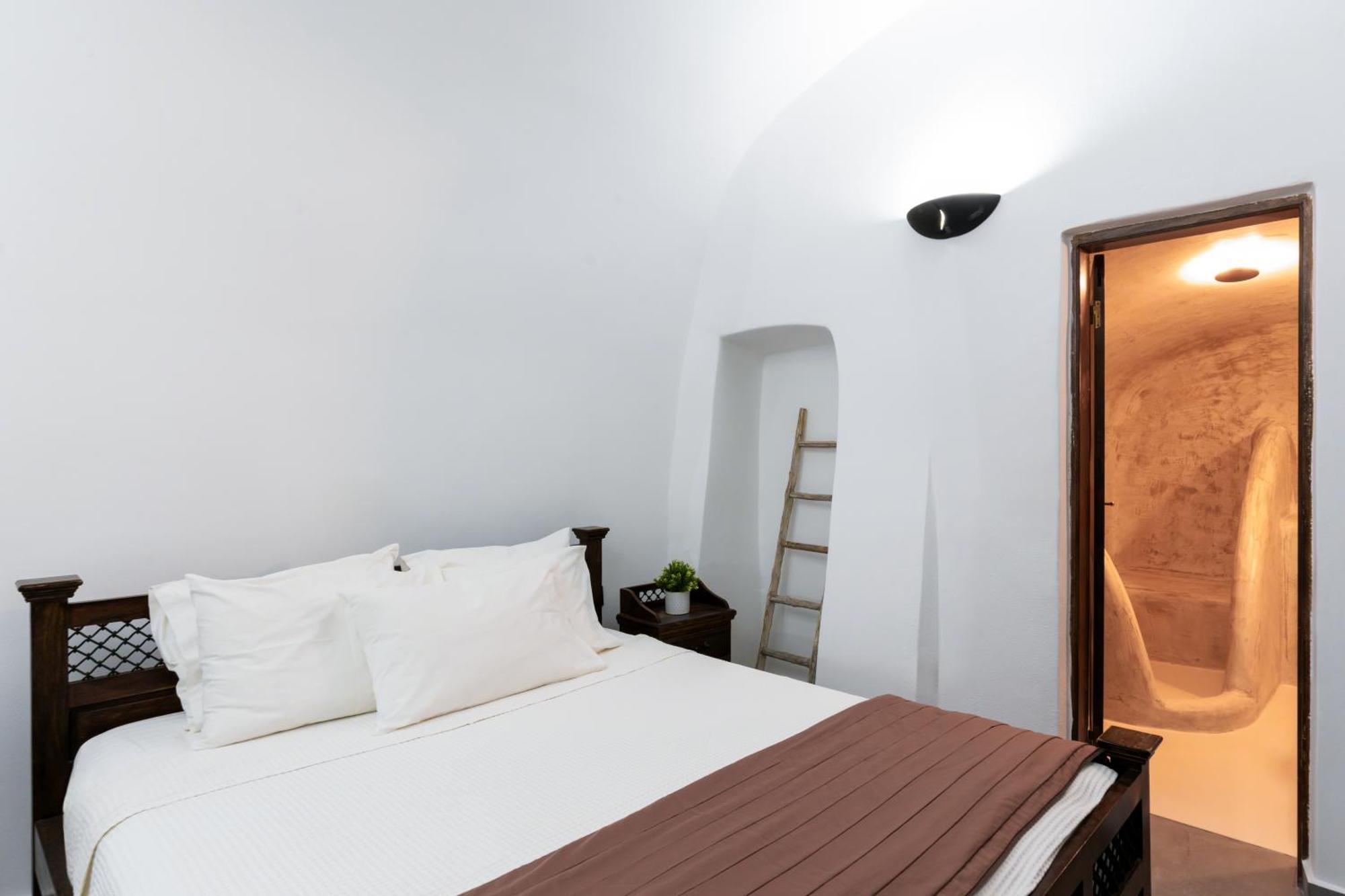 Enalion Suites Oia  Exterior photo