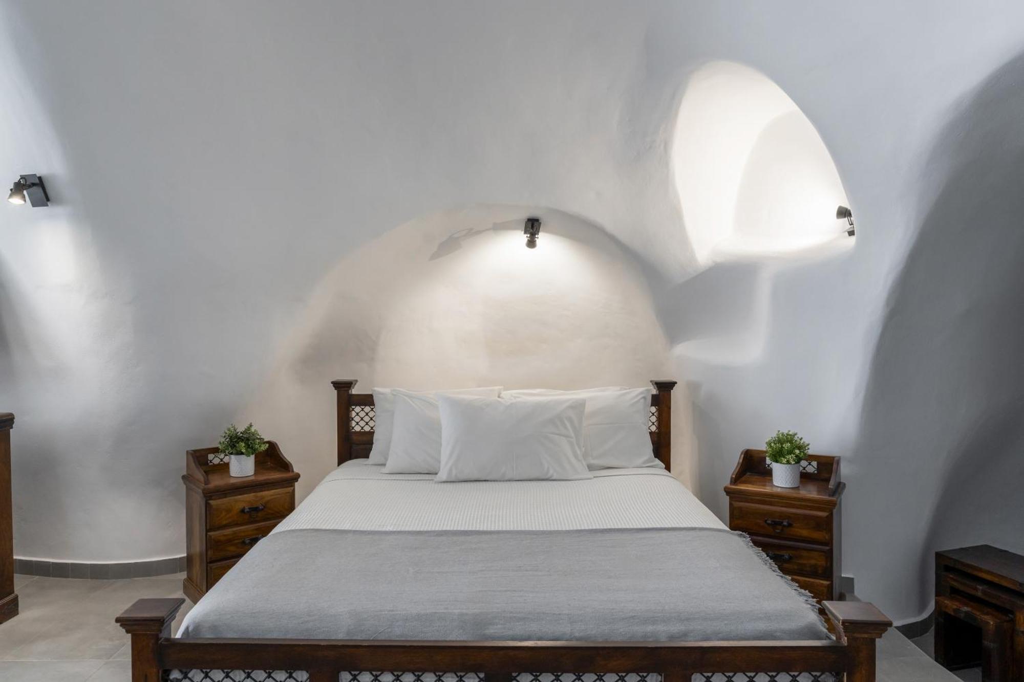 Enalion Suites Oia  Exterior photo