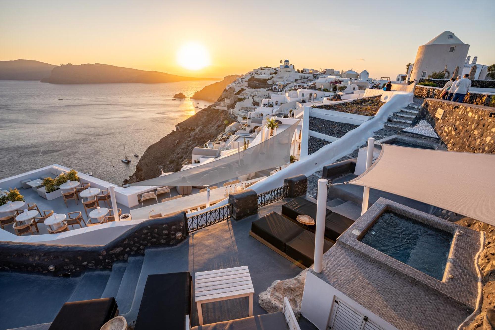 Enalion Suites Oia  Exterior photo
