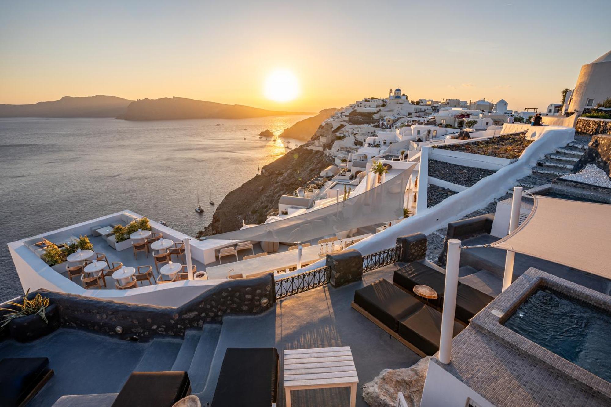 Enalion Suites Oia  Exterior photo