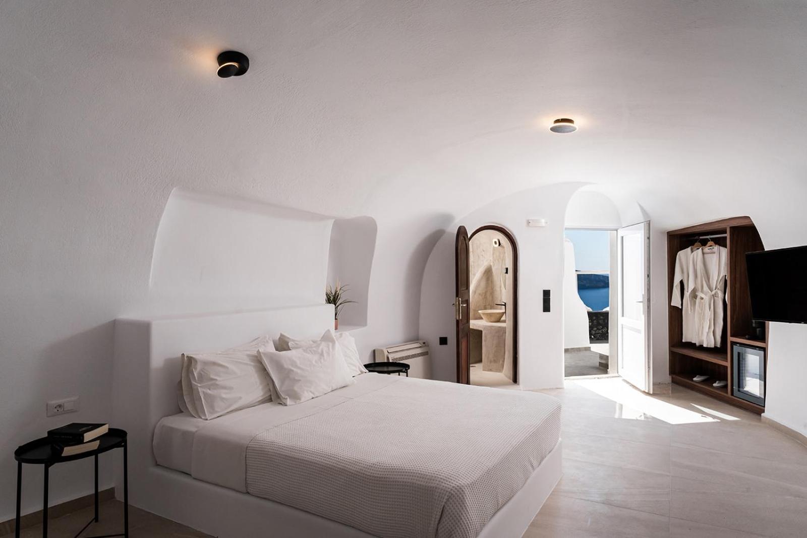 Enalion Suites Oia  Exterior photo