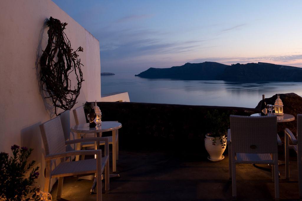 Enalion Suites Oia  Room photo